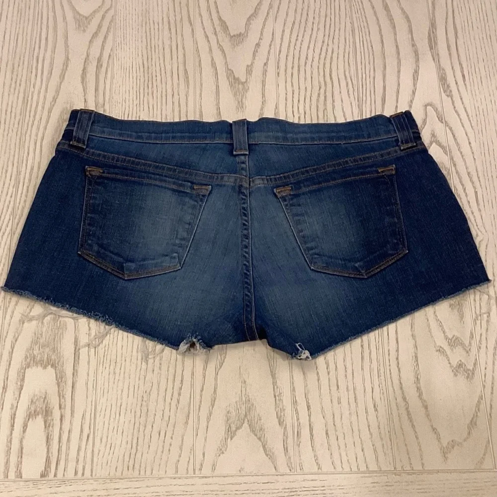 J Brand 27 (US 4) Cut-Off Denim Shorts Karma Women’s Low Rise Stretch Dark Wash